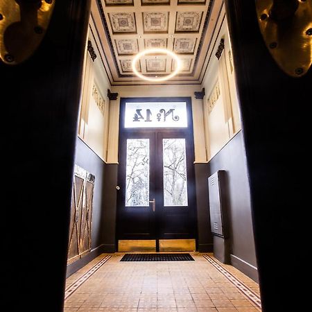 Centrally Located Apartment Overlooking Vermanes Park Riga Eksteriør billede