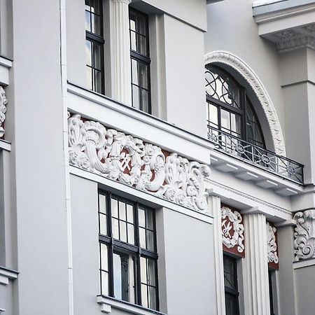 Centrally Located Apartment Overlooking Vermanes Park Riga Eksteriør billede